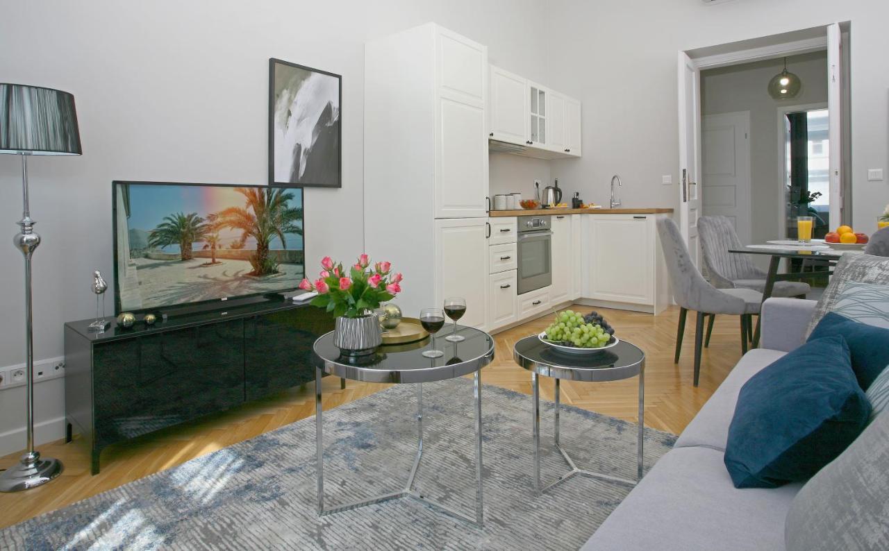 Gem Apartment By Castle Cracovia Esterno foto