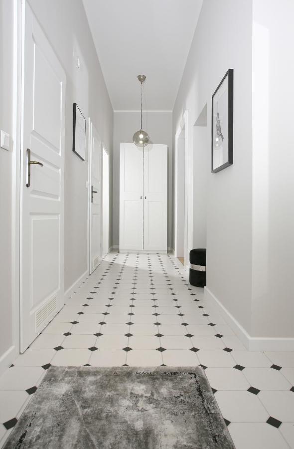Gem Apartment By Castle Cracovia Esterno foto